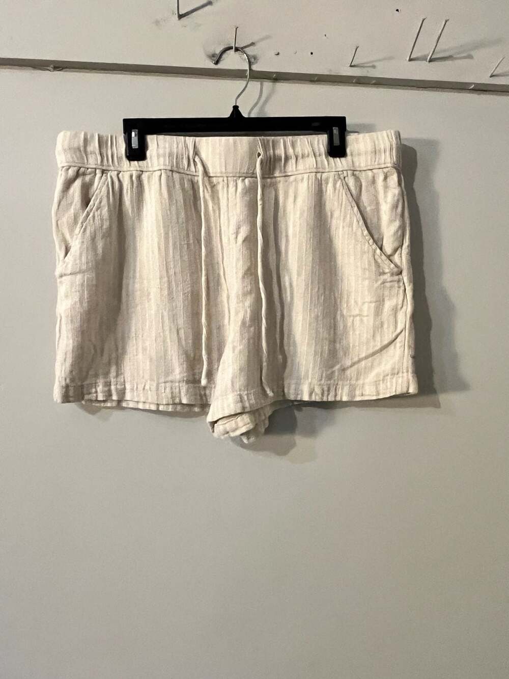 Time and Tru Women's Linen Blend Striped Pull-On Shorts 010-064